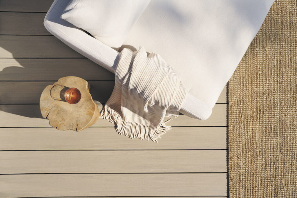 TimberTech FrenchWhiteOak Landmark Collection Decking APVC Beauty 0638 Shot 04 HEROjpg1
